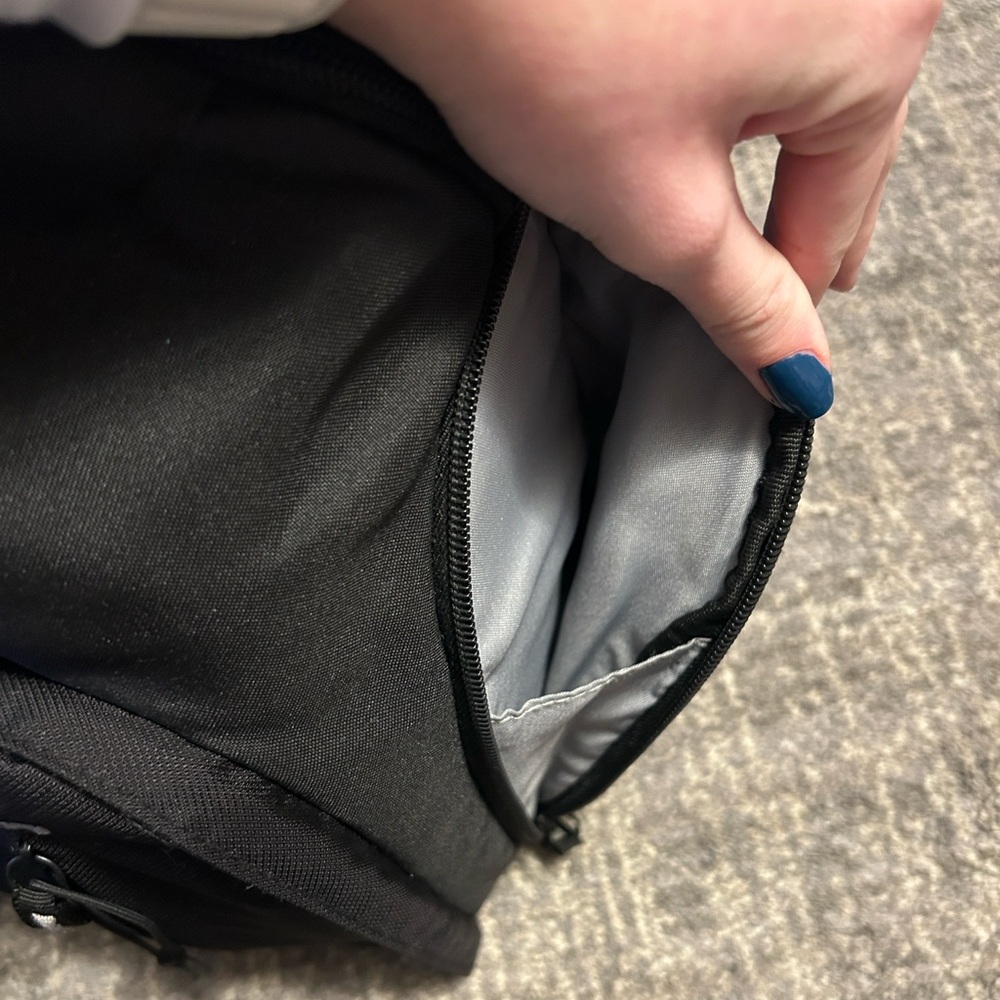 Small Case Logic Camera Backpack - image 5